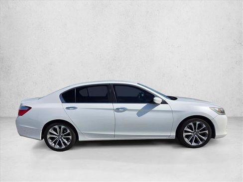 Used 2015 Honda Accord Sport image 4