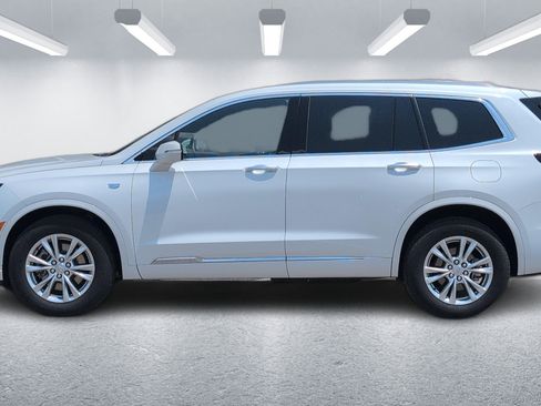 Certified 2024 Cadillac XT6 Luxury w/ LPO, Floor Liner Package AWD/4WD image 2