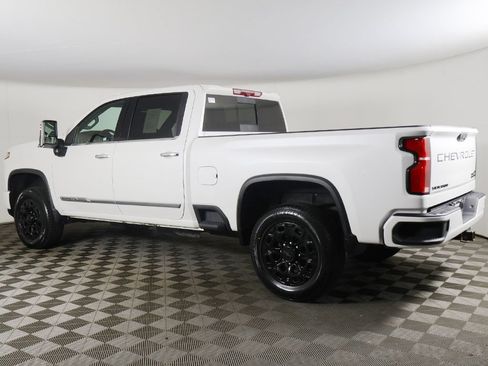 Used 2025 Chevrolet Silverado 2500 High Country w/ Technology Package AWD/4WD image 12