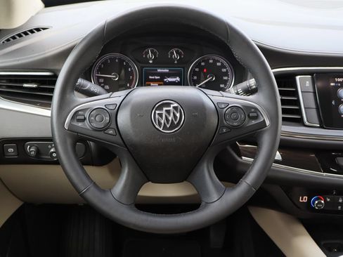 Certified 2018 Buick Enclave Essence FWD image 13