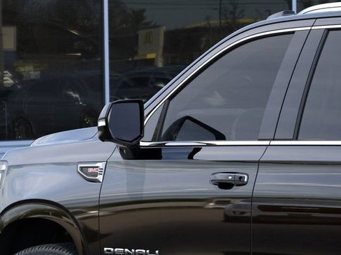 New 2026 GMC Yukon XL Denali w/ LPO, Floor Liner Package image 12