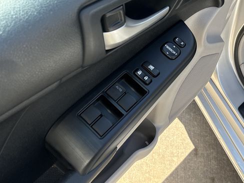 Used 2012 Toyota Camry LE FWD image 14
