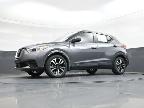 Used 2020 Nissan Kicks SV image 41
