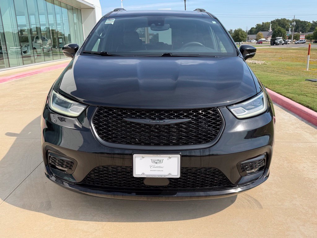 Used 2025 Chrysler Pacifica Limited FWD image 11