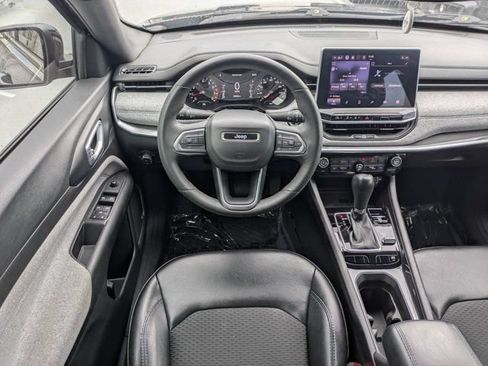 Used 2023 Jeep Compass Latitude w/ Sun and Sound Group AWD/4WD image 17