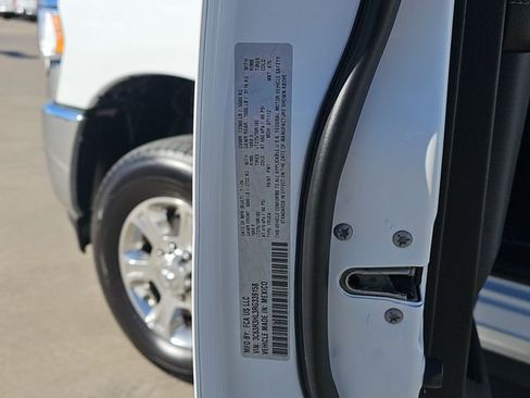 Used 2024 RAM 3500 Big Horn image 42