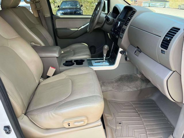 Used 2012 Nissan Pathfinder Silver AWD/4WD image 25