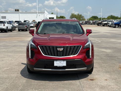 Used 2021 Cadillac XT4 Premium Luxury FWD image 6