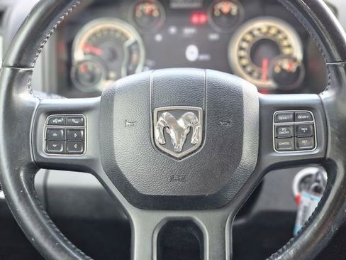 Used 2019 RAM 1500 Classic SLT w/ Luxury Group image 16