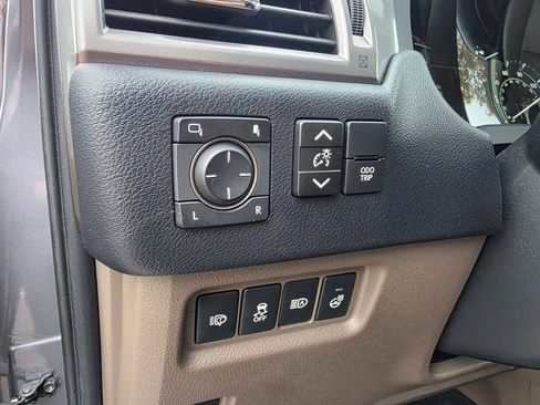 Used 2022 Lexus GX 460 Premium image 16