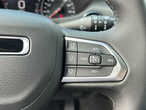 New 2025 Jeep Compass Limited w/ Sun & Sound Group image 10