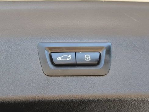 Used 2025 BMW X4 xDrive30i AWD/4WD image 43
