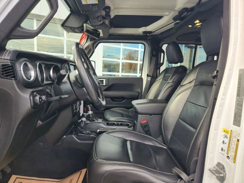 Used 2019 Jeep Wrangler Unlimited Sahara w/ Dual Top Group image 23