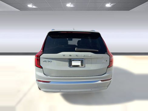 New 2026 Volvo XC90 B6 Plus w/ Protection Package Premier image 10