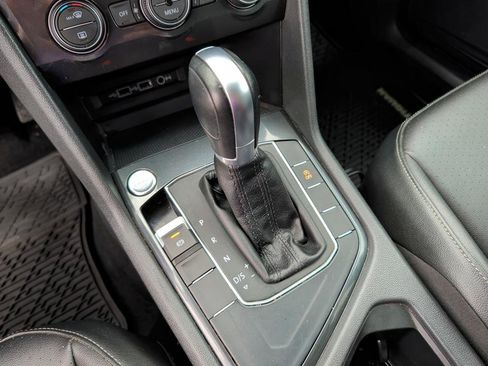 Used 2018 Volkswagen Tiguan SE image 26