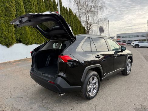 Certified 2025 Toyota RAV4 XLE image 10