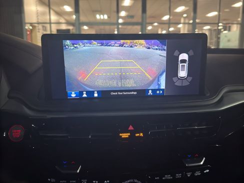 Certified 2025 Acura MDX w/Technology Package image 14