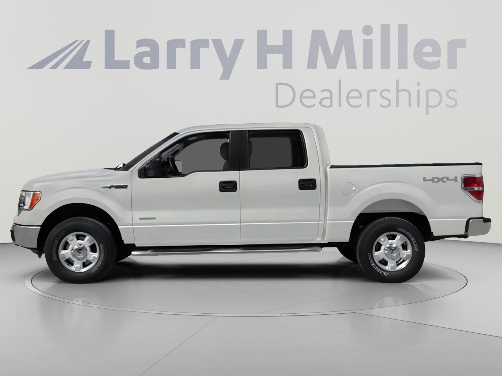 Used 2014 Ford F150 FX4 w/ Equipment Group 402A Luxury AWD/4WD image 3