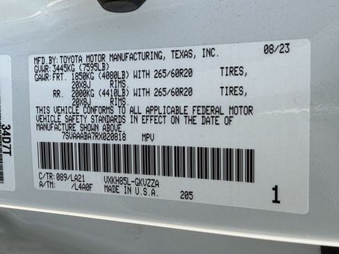 Used 2024 Toyota Sequoia Platinum AWD/4WD image 32