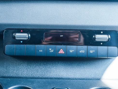 Used 2023 Mercedes-Benz Sprinter 2500 image 13