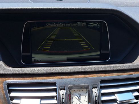 Used 2014 Mercedes-Benz E 350 4MATIC Sedan image 22