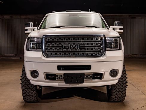 Used 2012 GMC Sierra 3500 Denali image 2