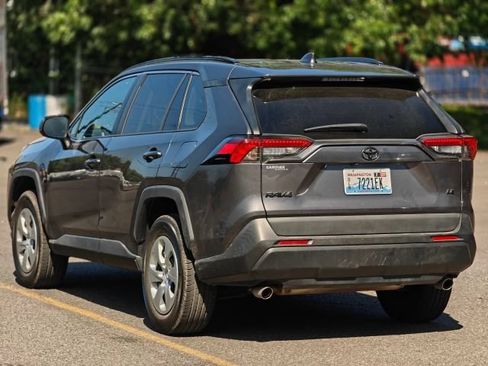 Used 2021 Toyota RAV4 LE w/ Carpet Mat Package (TMS) FWD image 5