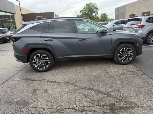 Used 2025 Hyundai Tucson Limited AWD/4WD image 3