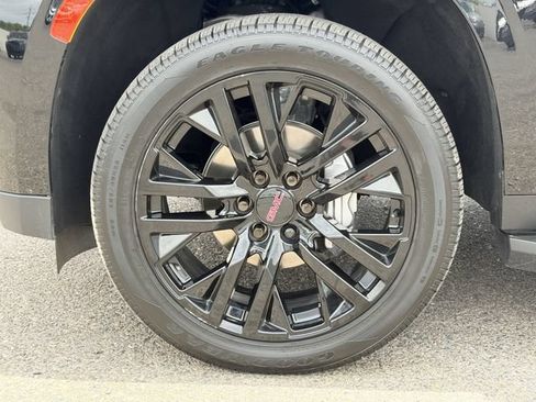 Used 2022 GMC Yukon SLT w/ SLT Luxury Package AWD/4WD image 10