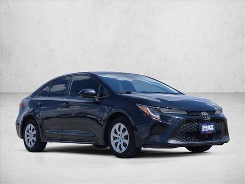 Used 2021 Toyota Corolla LE FWD image 3
