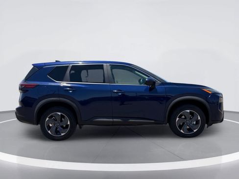 Used 2024 Nissan Rogue SV AWD/4WD image 7