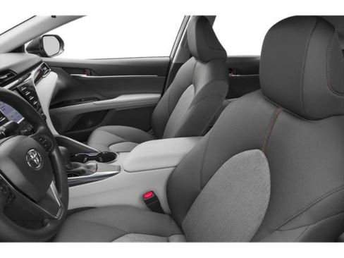 Used 2020 Toyota Camry LE FWD image 9