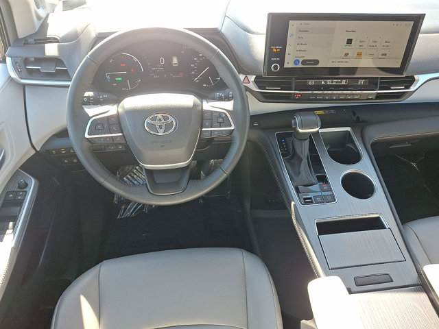 Certified 2025 Toyota Sienna XLE w/ XLE Plus Package AWD/4WD image 21