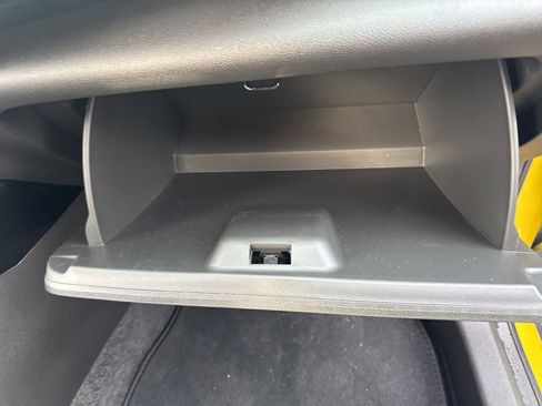 Used 2024 Chevrolet Trax RS w/ Sunroof Package image 13