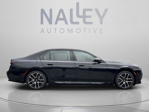 Used 2026 BMW 750e xDrive AWD/4WD image 4