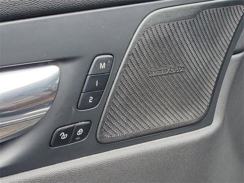 Used 2020 Volvo XC60 T8 Inscription image 11