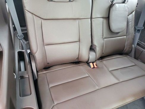 Used 2024 Ford Explorer King Ranch w/ Technology Package RWD image 15