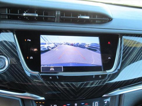 Used 2025 Cadillac XT6 Premium Luxury image 22