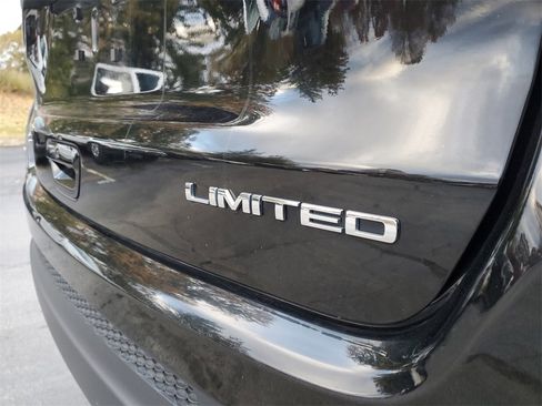 Used 2022 Jeep Compass Limited image 6