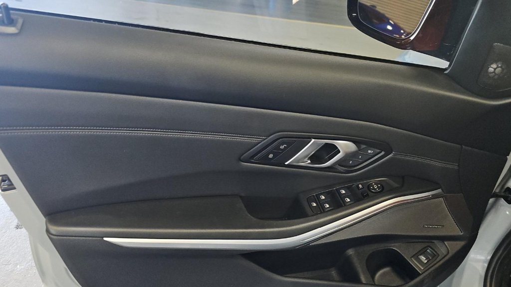 Used 2025 BMW M3 Competition w/ Executive Package RWD image 7