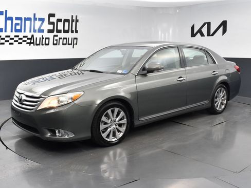 Used 2011 Toyota Avalon Limited FWD image 2