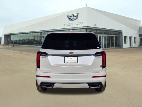 New 2025 Cadillac XT6 Luxury image 5