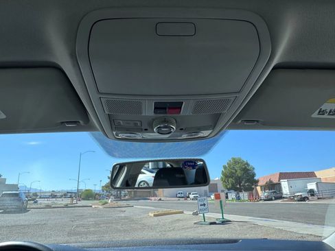 Used 2017 Volkswagen Jetta SE image 25