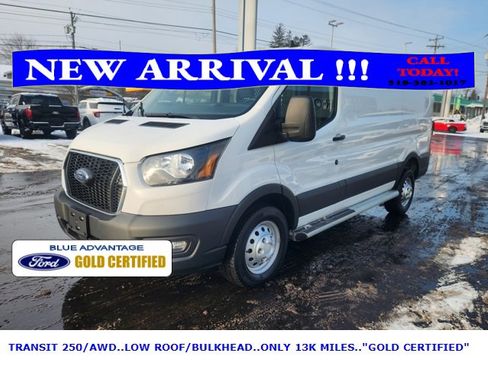 Used 2024 Ford Transit 250 Low Roof AWD w/ Exterior Upgrade Package image 8