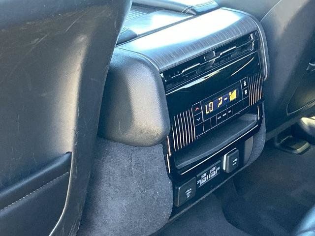 Used 2024 Jeep Wagoneer Series II w/ Flexible Seating Group AWD/4WD image 17