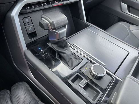 Used 2024 Toyota Tundra Platinum image 31