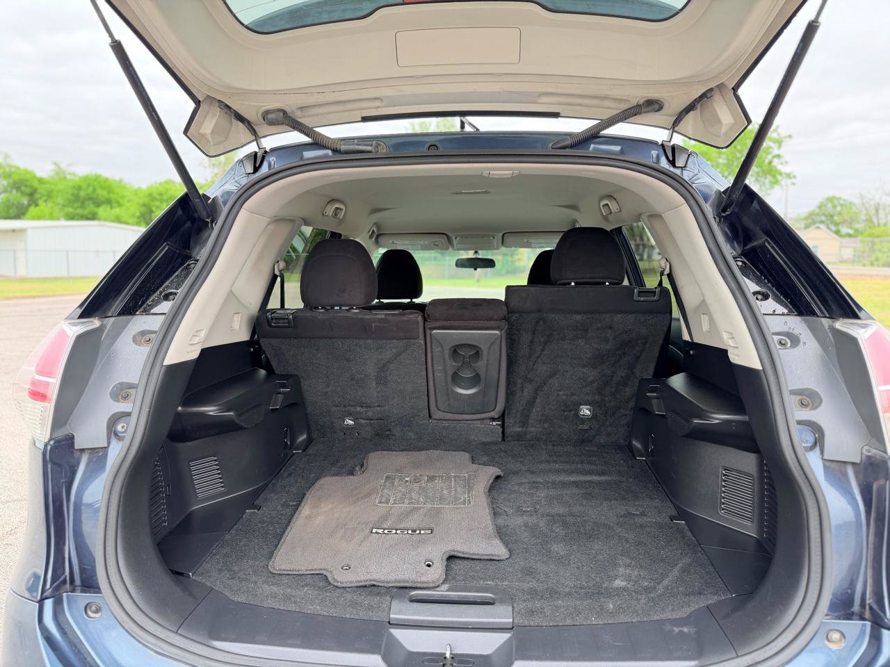 Used 2014 Nissan Rogue SV FWD image 16