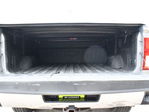 Used 2017 Chevrolet Silverado 1500 LTZ AWD/4WD image 19