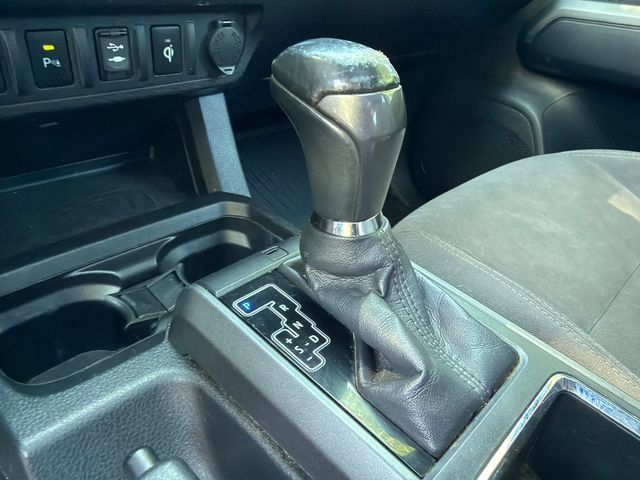 Used 2016 Toyota Tacoma TRD Off-Road w/ Premium & Technology Package RWD image 30