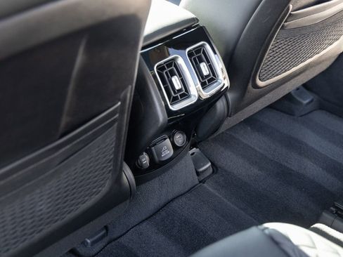 Used 2023 Kia Sorento SX Prestige image 19